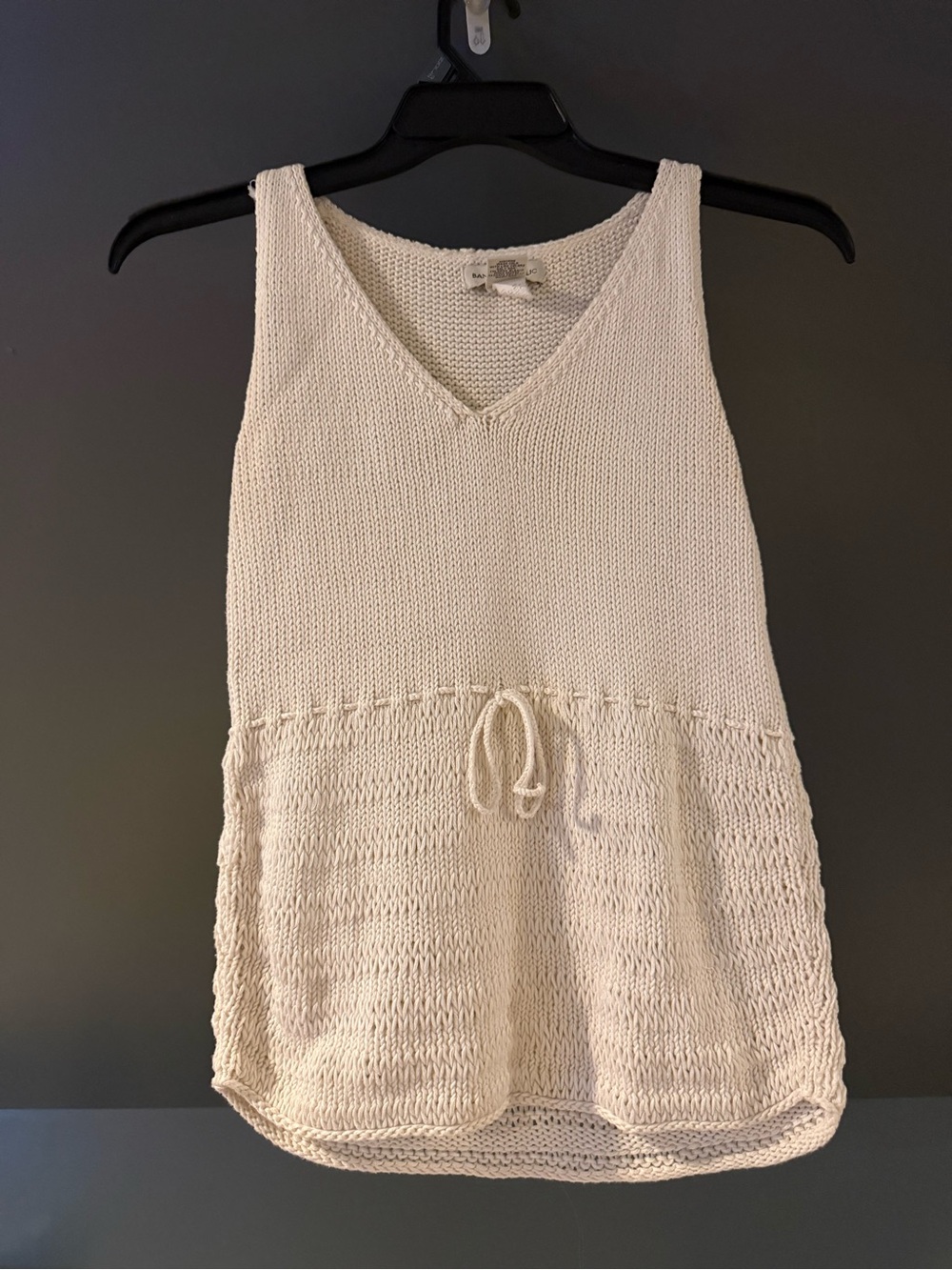 Banana Republic Cream Knit V‑Neck Drawstring Waist Tank